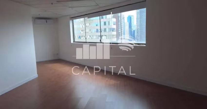 Sala comercial para alugar na Avenida Copacabana, 177, Empresarial 18 do Forte, Barueri