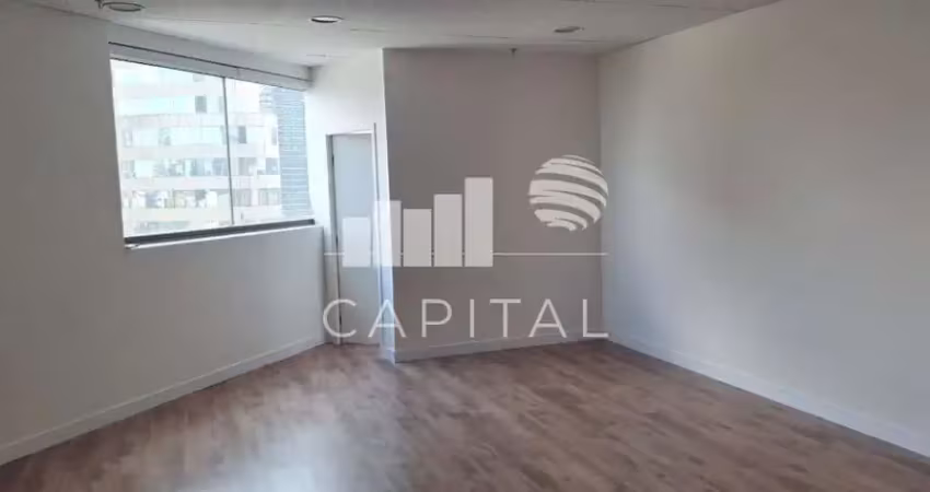 Sala comercial para alugar na Avenida Copacabana, 177, Empresarial 18 do Forte, Barueri
