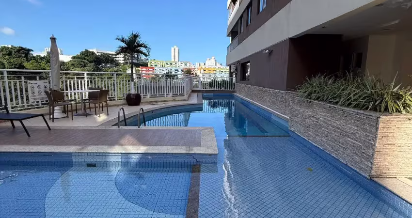 Excelente apartamento, composto por 2/4, suíte, sala para dois ambientes, varanda, cozinha e área de serviço!   garagem coberta, 60 m², posição solar nascente!   condomínio localizado no acupe de brot