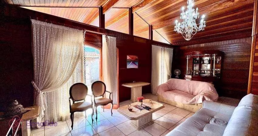 Casa com 3 dormitórios à venda, 750 m² por R$ 900.000,00 - Parque São Luiz - Jundiaí/SP