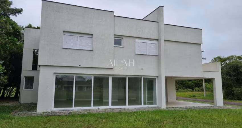 Casa em condomínio fechado com vista para a Lagoa de Itapeva!