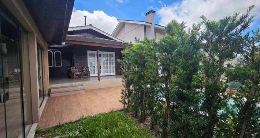 Excelente residência com 108 m², Quiosque e Piscina na NRSA Saúde