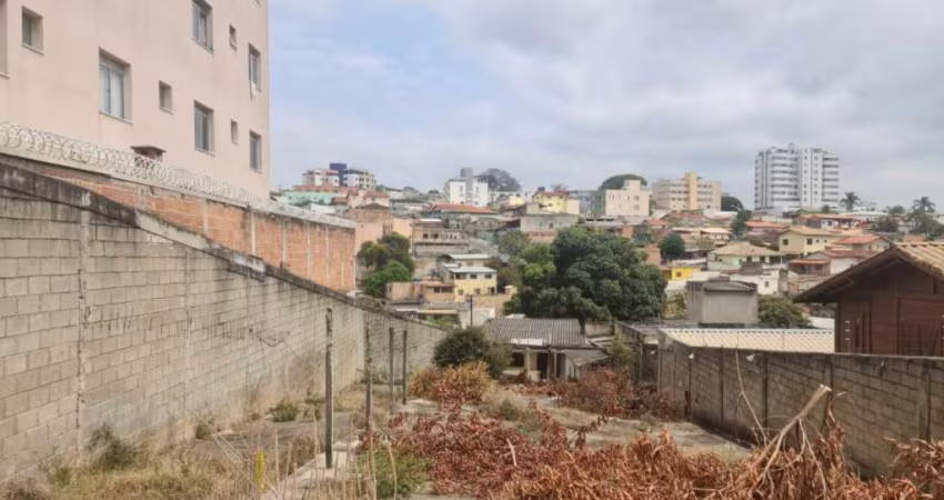 Terreno à venda na Rua Montes Claros, Alvorada, Contagem