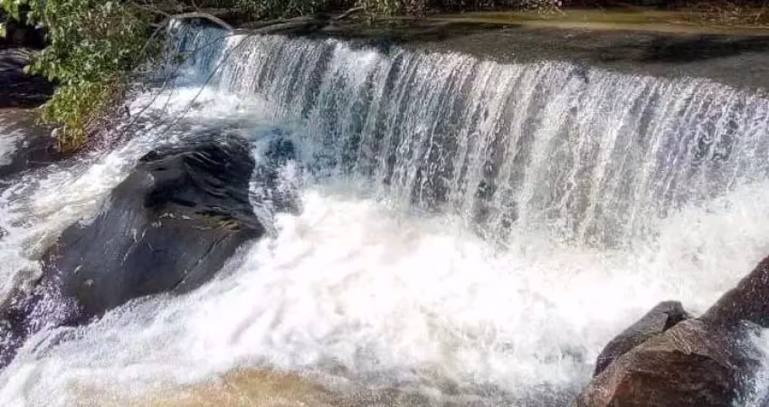 Terreno à venda na Rua Alferes Esteves, Centro, Pará de Minas