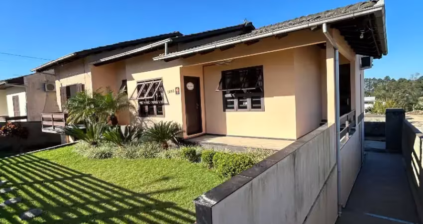 Casa mobiliada e pronta para morar no bairro primeiro de maio em içara