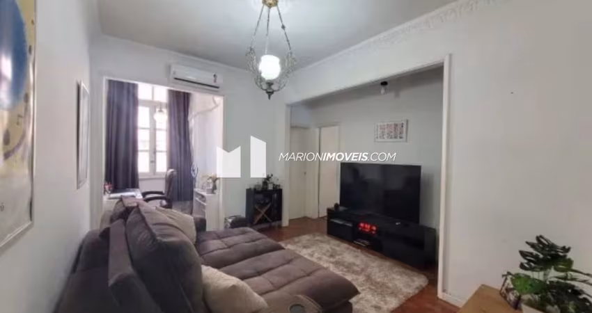 Apartamento em Copacabana, Rio de Janeiro, 3 quartos sem vaga, sala, cozinha, banheiro social, área e banheiro de serviço; mobiliado;ar condicionado