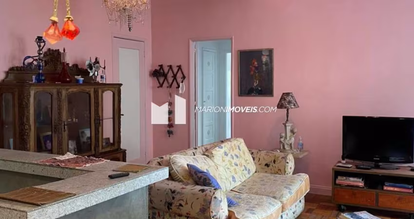 Apartamento à venda, Copacabana, Rio de Janeiro, 2 quartos, armários, sol da manhã, closet, área e banheiro de serviço, varanda; ar condic Vista livre