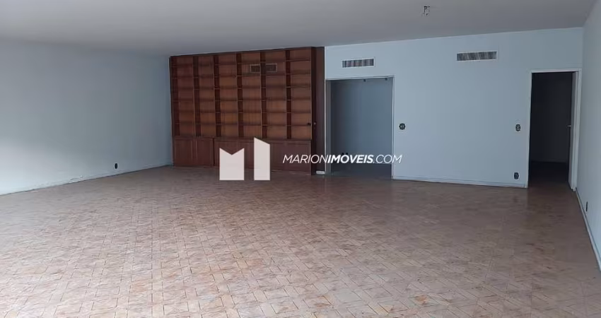 Apartamento à venda no Flamengo, Rio de Janeiro/RJ, com 4 quartos (1 suíte), salão, cozinha, dependências completas, ampla área de serviço; armários