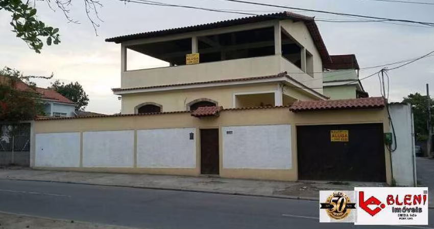 Casa 2 Quartos com Piscina e Terraço em área nobre de Santa Cruz - RJ