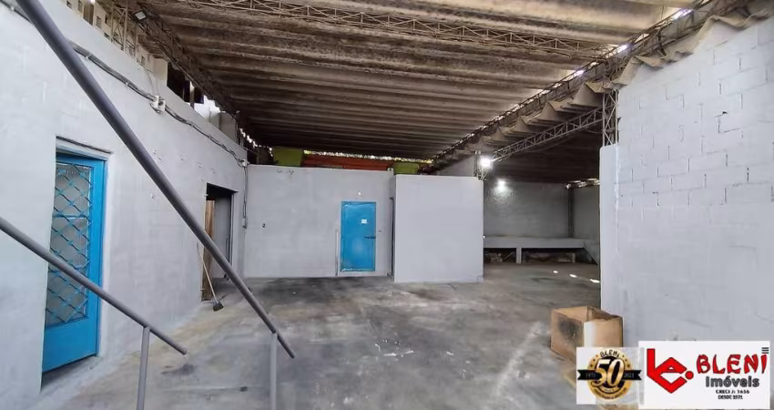 Galpão de 322m² em Santa Cruz - RJ