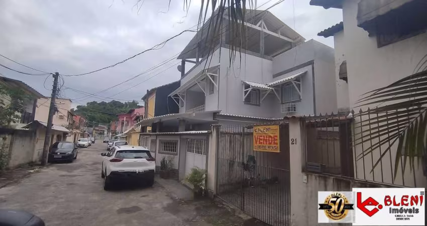 Casa 3 quartos duplex em  Vila Residencial em Santa Cruz - RJ
