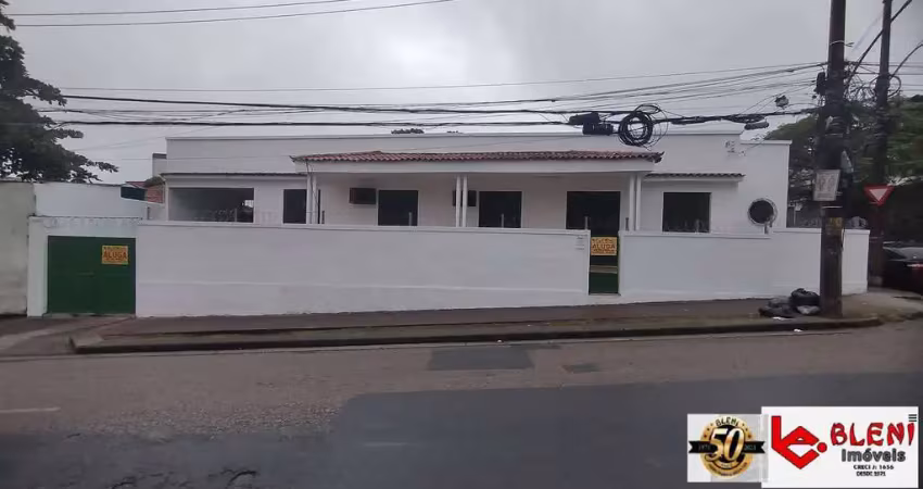 Linda casa para locação para fins comerciais em santa cruz-rj