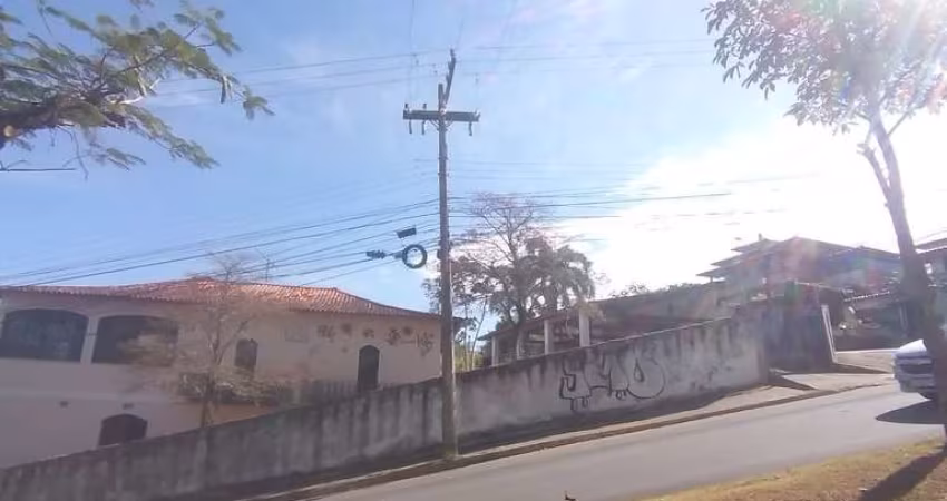 Casa a venda no centro de Rio das ostras com um terreno de 2.420 metros