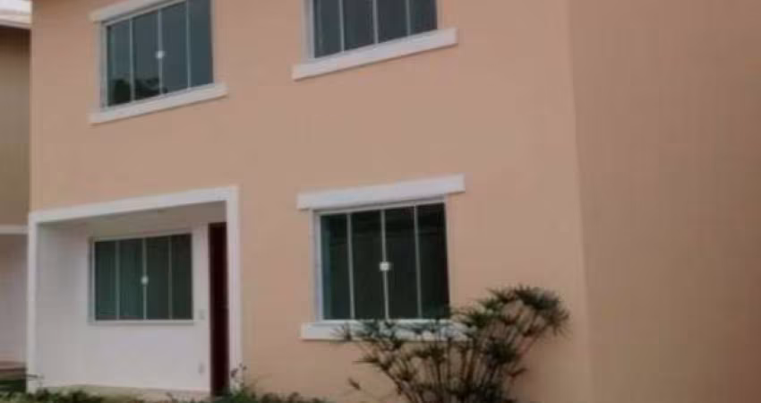 DUPLEX EM CONDOMÍNIO COM 2 SUÍTES
