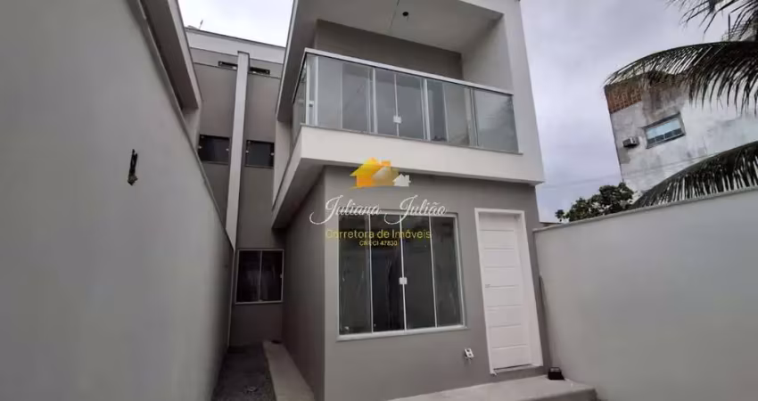 Casa triplex com 3 quartos sendo 1 suíte com closet a venda no jardim mariléa em rio das ostras rj