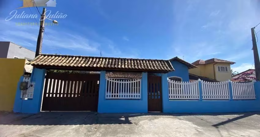 CASA LINEAR À VENDA, COM 3 QUARTOS, EM TERRENO INTEIRO, NO SERRAMAR, RIO DAS OSTRAS, RJ