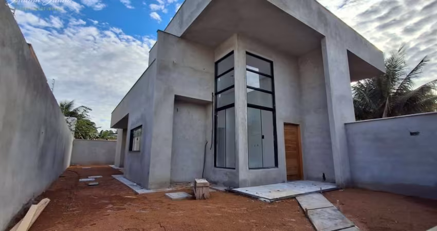 CASA LINEAR COM 3 QUARTOS SENDO 1 SUÍTE A VENDA NO BAIRRO ENSEADA DAS GAIVOTAS EM RIO DAS OSTRAS RJ