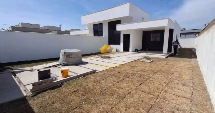 Casa linear 3 quartos sendo 1 suíte a venda com closet no bairro verdes mares em rio das ostras rj