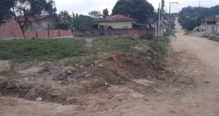 Terreno à venda no Outeiro, Araruama 