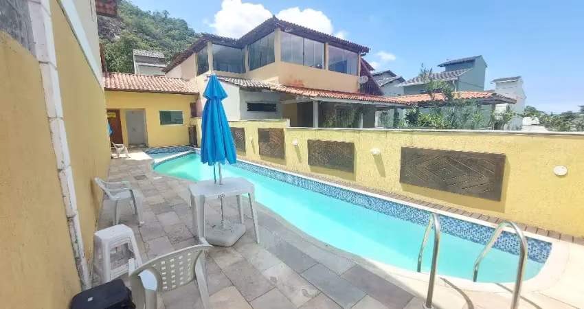 Casa duplex 4 quartos 2 suítes 1vaga, itaipu engenho do mato niterói rj.