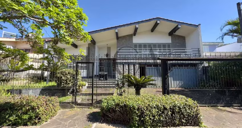 Casa com 3 quartos para alugar na Eng. Alfredo Correa Daudt, 405, Boa Vista, Porto Alegre