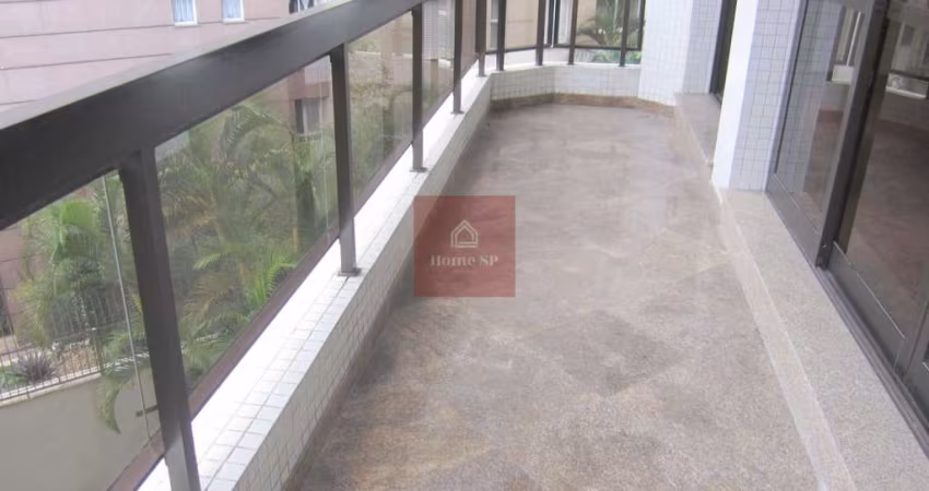 Apartamento reformado com 210m², 3 dormitórios, sendo 3 suítes, 3 vagas.