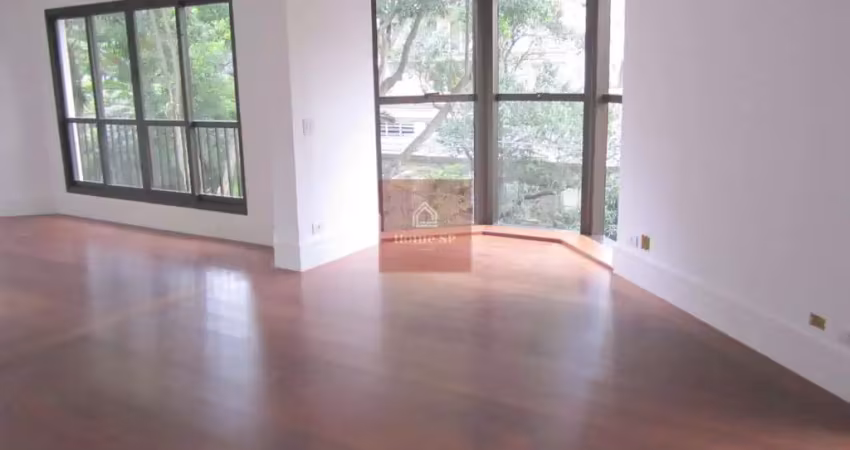 Apartamento reformado com 210m², 3 dormitórios, sendo 3 suítes, 3 vagas.