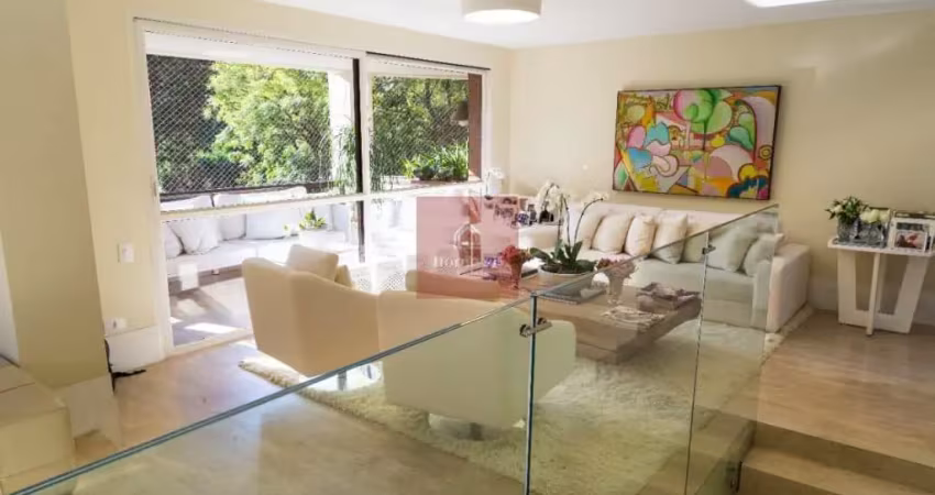 Apartamento duplex c/ 284m², 4 dormitórios sendo 2 suítes.