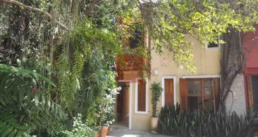 JARDIM AMÉRICA UMA CHAMOSA CASA DE VILA 300M 4DORMS 2SUÍTES 1VAGA DE GARAGEM