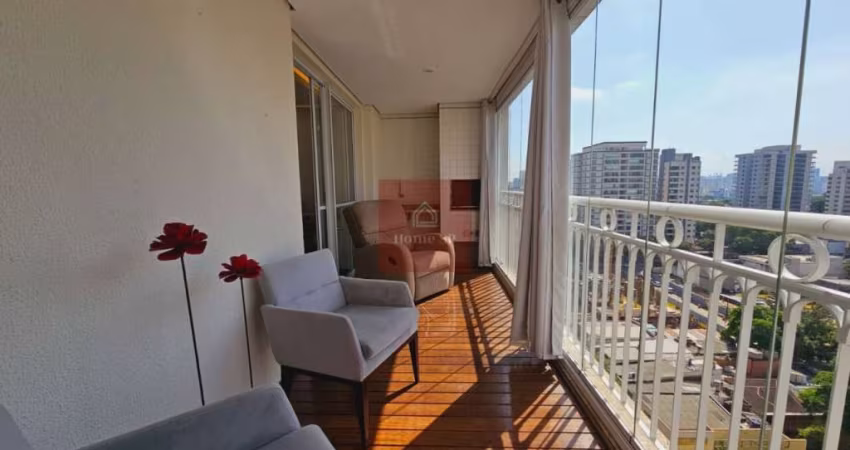 Apartamento com 3 dormitórios, 1 suíte, 2 vagas e com 143m² - Moema