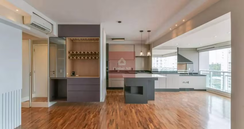 Apartamento com 3 dormitórios, sendo 1 suíte, 2 vagas e com 108m² - Campo Belo