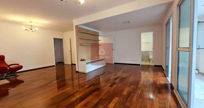 Apartamento com 3 suítes, 3 vagas e com 140m² - moema