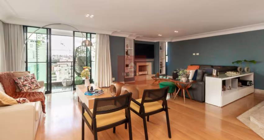 Apartamento tipo para venda com 3 quartos, sendo 3 suítes, 235m²