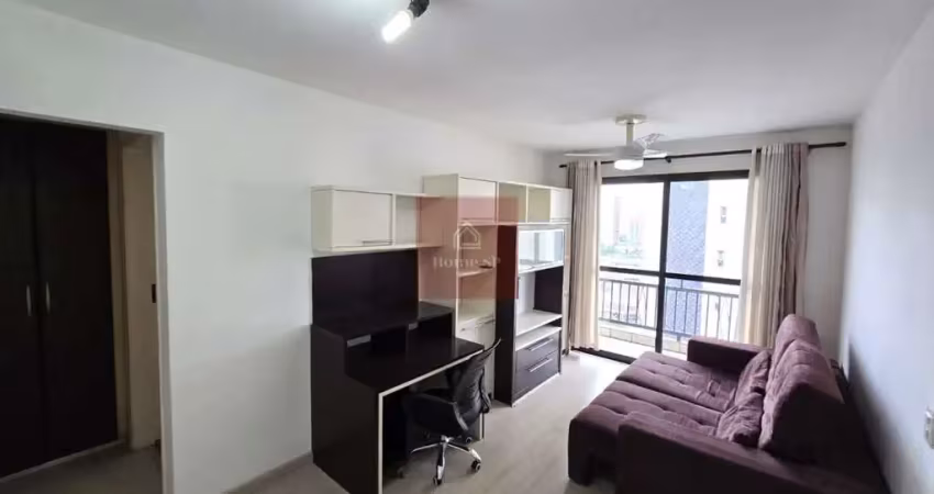 Charmoso apartamento com varandinha no Itaim Bibi