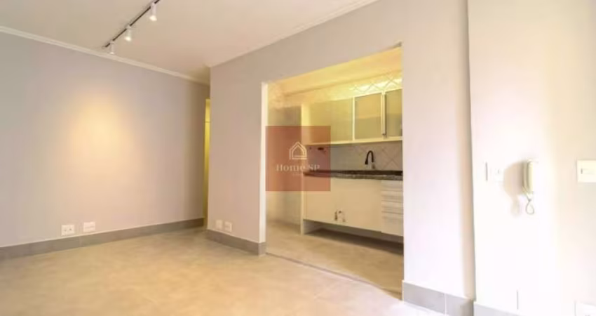 Apartamento com 50m², reformado, fora de rota, 2 dormitórios, 1 vaga.