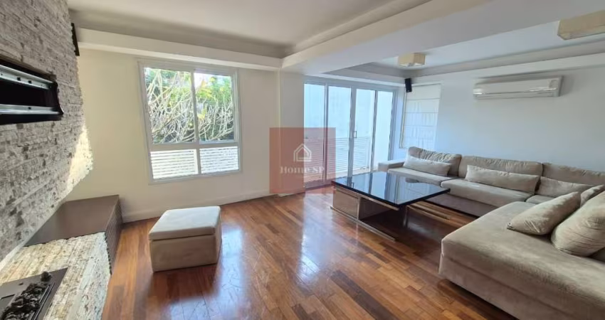 Campo Belo, Casa reformada com 4 suites, 3 vagas, piscina