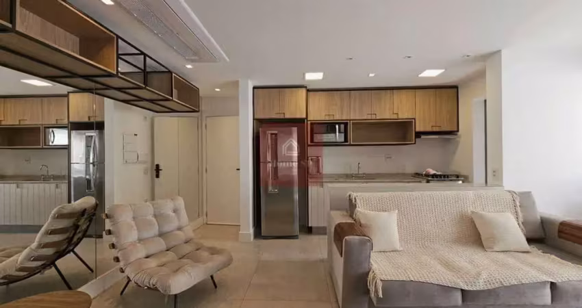 Totalmente Mobiliado! Apartamento com 2 dormitórios, sendo 1 suíte, 1 vaga e com 71m² - Moema
