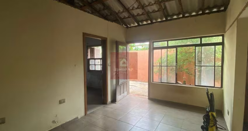 Casa de vila a venda no Planalto Paulista.