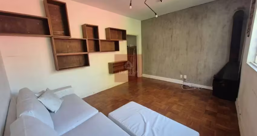 Alto da boa vista , sobrado charmoso com 2 quartos,3 banheiros, quintal e churrasqueira, 2 vagas