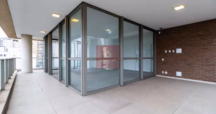 Apartamento tipo para venda com 4 quartos, sendo 4 suítes, 652m²