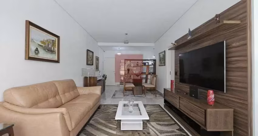 Totalmente reformado! são 2 suítes, 2 vagas e com 84m² - moema