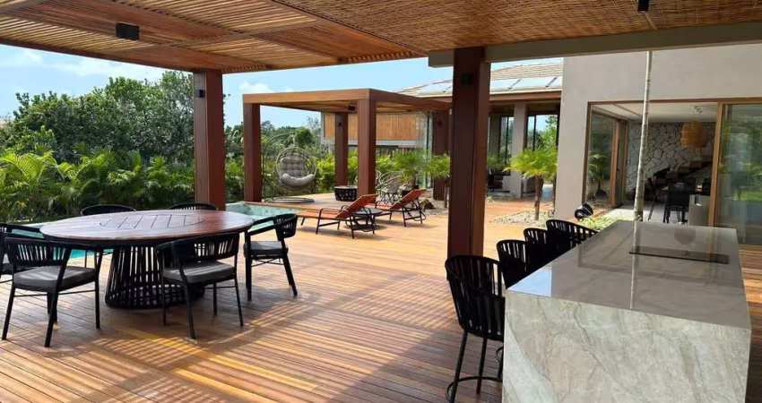 Linda casa com 5 suites em condomínio fechado em  praia do forte!
