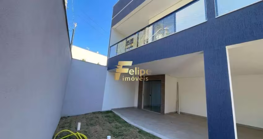 Casa duplex localizada a 500 metros da praia - santa mônica / es