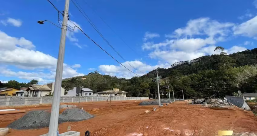 Lote em condomínio urbano de casas no centro de santa teresa... não é loteamento, é condomínio fechado !!!