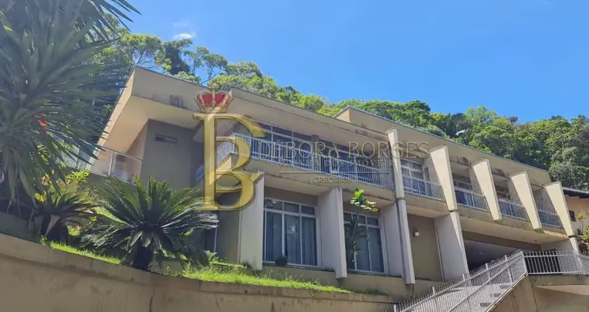 Casa com 5 quartos à venda no Centro, Blumenau 