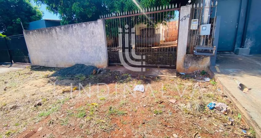 Casa com 2 quartos e amplo quintal no Jardim Evangélico, próxima a Itaipu