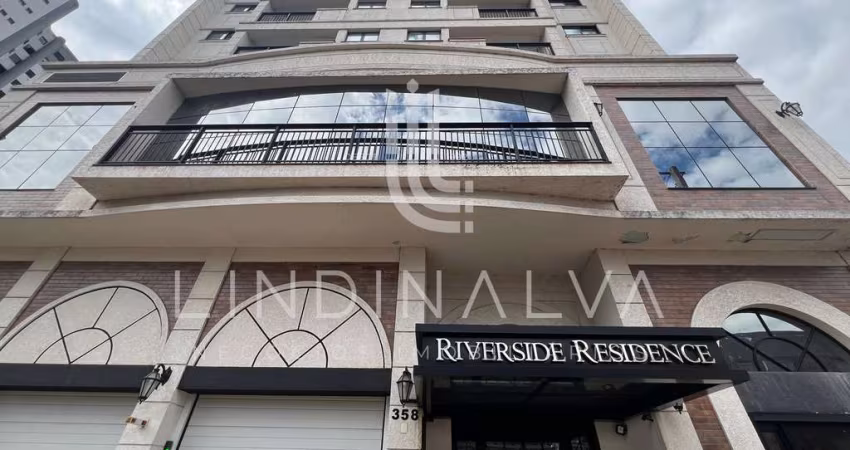 Apartamento mobiliado e equipado no Riverside com suíte e sacada, 2 vagas - Centro