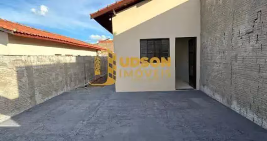 Casa para Venda em Bauru, Tangaras, 2 dormitórios, 1 banheiro, 2 vagas