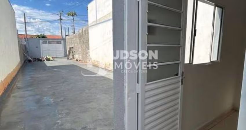 Casa para Venda em Bauru, vila Industrial, 1 dormitório, 1 banheiro, 4 vagas