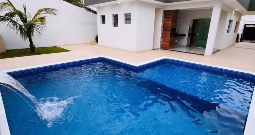 Casa lote inteiro em Itanhaém com 03 dormitórios e piscina